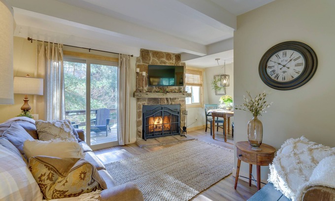 Banner Elk Condo | Updated Banner Elk Condo, 1 Mi to Sugar Mountain!