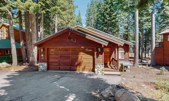 Truckee House | Updated Cabin with Deck, Grill, Washer and Dryer, Access to Pool, Spa
