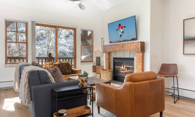 Avon Condo | Updated Condo with Great Amenities - Perfect for Family & Mountain Exploring