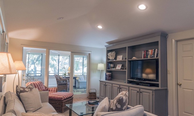Seabrook Island Cottage | Updated Family-Friendly Summerwind! Close to Beaches, Pools, Dining, & Golf! Amenity Cards!