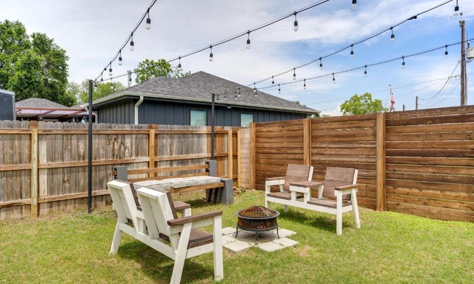 New Braunfels House | Updated New Braunfels Home with Fire Pit!