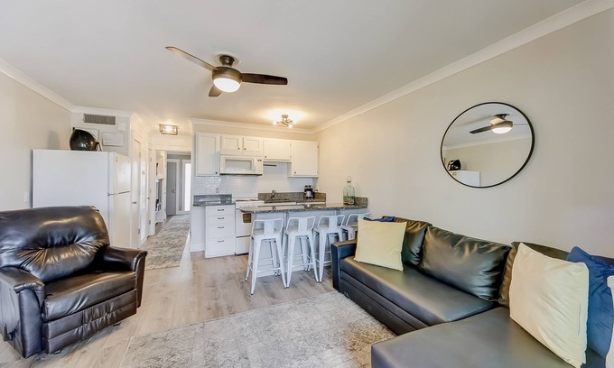 Isle of Palms Condo | Updated oceanfront condo with balcony, AC, WiFi, pool, pier, & beach access