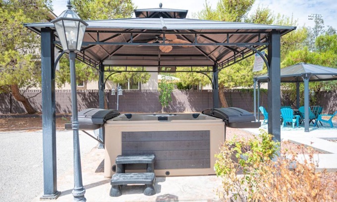 Rainbow Park House | Updated, very private, very large, luxurious oasis