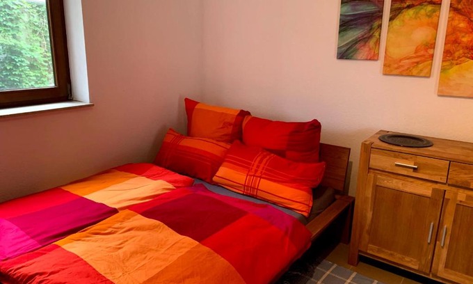 Lohmar Apartment | UPGRADE - frisch renoviert - Ferienwohnung Monteuerswohnung am Bauernhofweg in Lohmar nahe S-Bahnhof Messe Flughafen