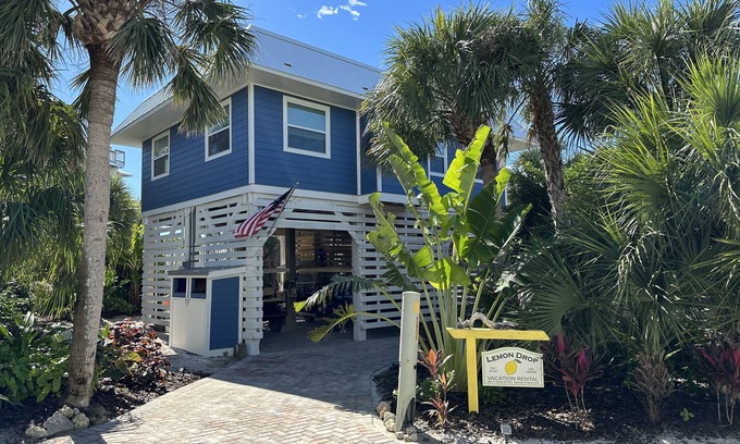 North Captiva House | Upgraded beach house located just steps away from the beach. Pool and Hot tub.