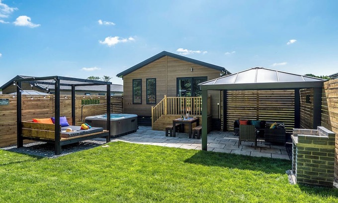 Raywell Ski Chalet | Upgraded for 2025 – Now with Air Hockey/Pool/Table Tennis Combo and Dartboard.