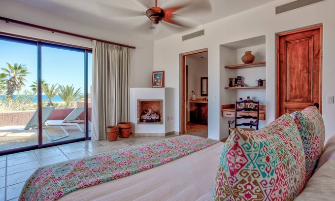 Ensenada Los Muertos Apartment | Upper Cascada: Ocean view suite with indoor/outdoor showers