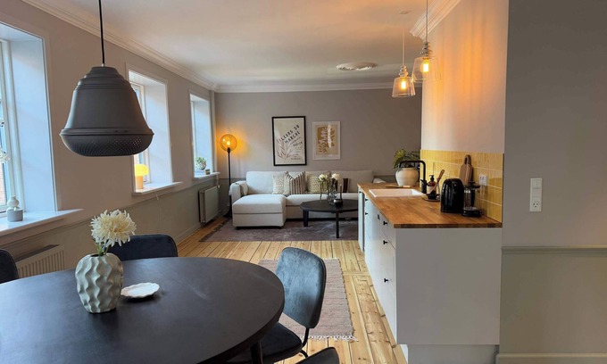 Valby Apartment | Upscale 3BR Apt Summa