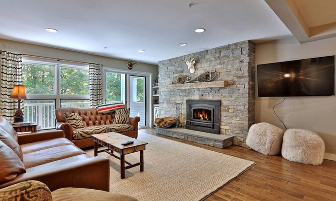 Ludlow House | Upscale condo with modern touches, ski home for lunch