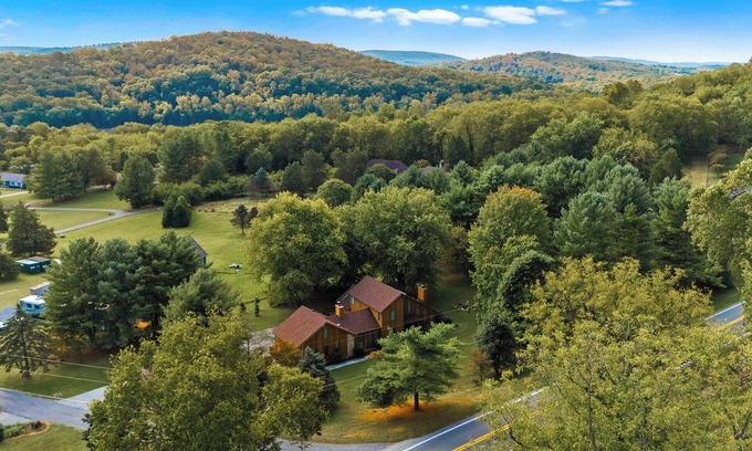 Bakerton House | Upscale Harpers Ferry Getaway