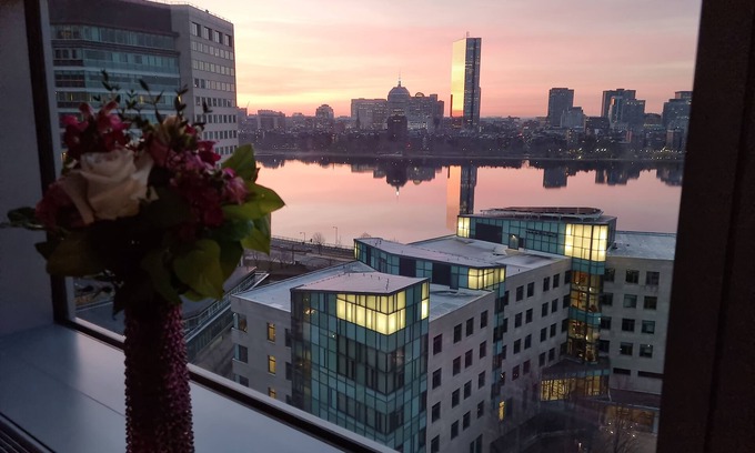 MIT Apartment | Upscale home with breathtaking view, full kitchen, living room and balcony