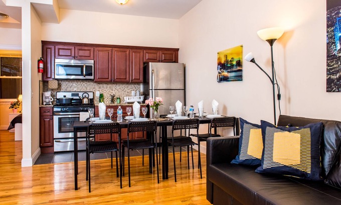 McGinley Square Apartment | *Upscale in Prime Area, Minutes to Subway/Path Train; 8-10ppl. w/Garage!