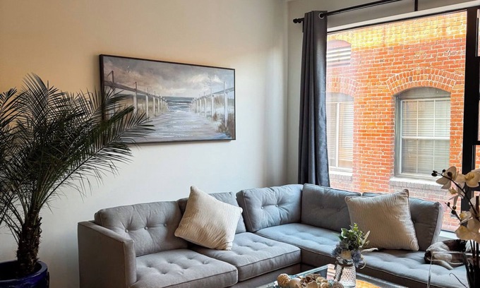 Wilshire Apartment | Upscale K-Town 1BR w/Gym + Wifi + Washer/Dryer + Parking!