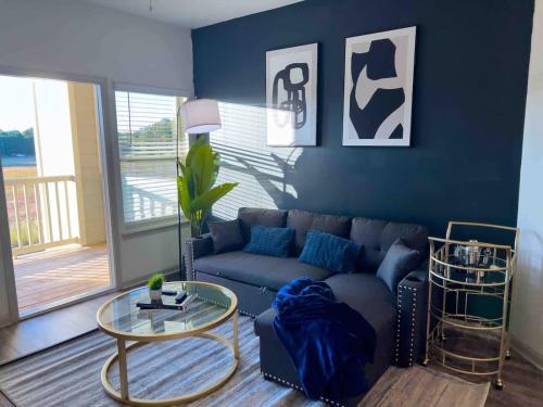 Charlotte Apartment | Upscale King 3 Bed Suite to Uptown Charlotte