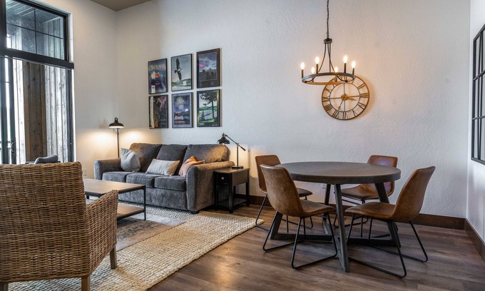 Sandpoint Condo | Upscale Lakeview Condo in Downtown Sandpoint