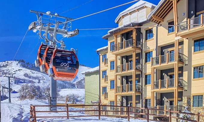 Park City Resort | Upscale resort condo with Ski In/Ski Out Gondola. Beautiful 2 bedroom sleeps 8