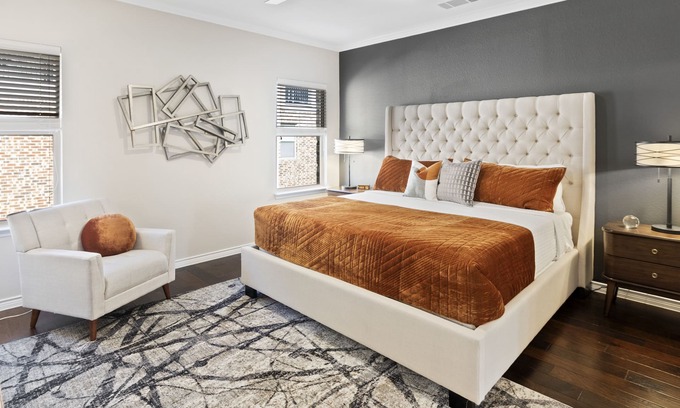 Plano House | Upscale Shops of Legacy Townhome