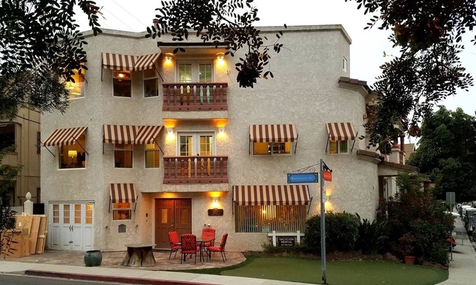 Avalon Villa | Upscale, Spacious & Newer Tuscan Inspired 2 Bedroom 2.5 Bath. Great Reviews.