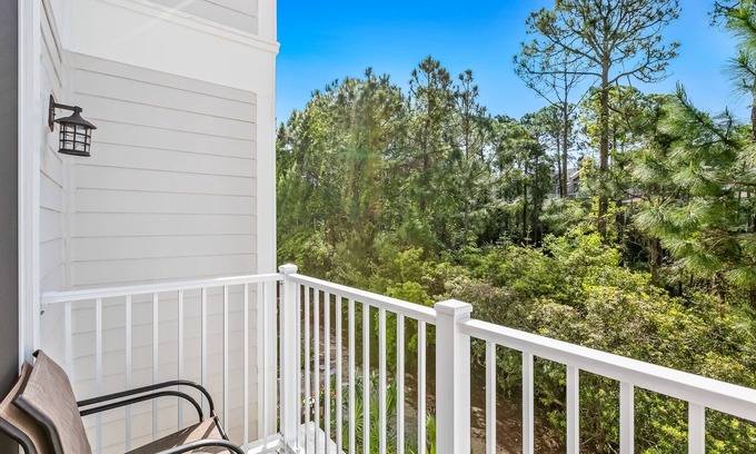 Baytowne Wharf Apartment | Upscale studio at The Village of Baytowne Wharf with AC, pool, hot tub & gym