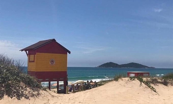 Lagoa Pequena Apartment | Upscale Studio Walk In The Sand