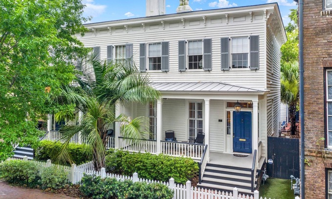 Savannah Victorian District House | Upscale Townhome & Carriage House in Savannah, Steps to Forsyth Park, sleeps 11