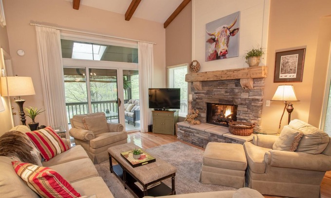 Boone House | Upscale Townhome in Resort Community