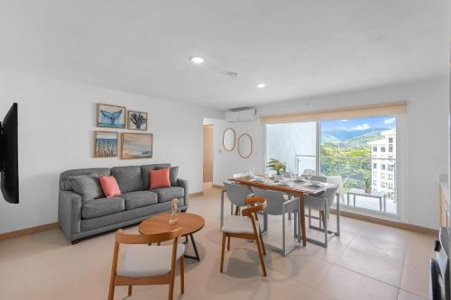 Barrio Santa Lucia House | Upstay - 3BR New Condo in Jaco 5mins to Beach