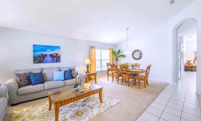 Solana House | Upstay: Family Resort Home w Pool, BBQ & Game Room