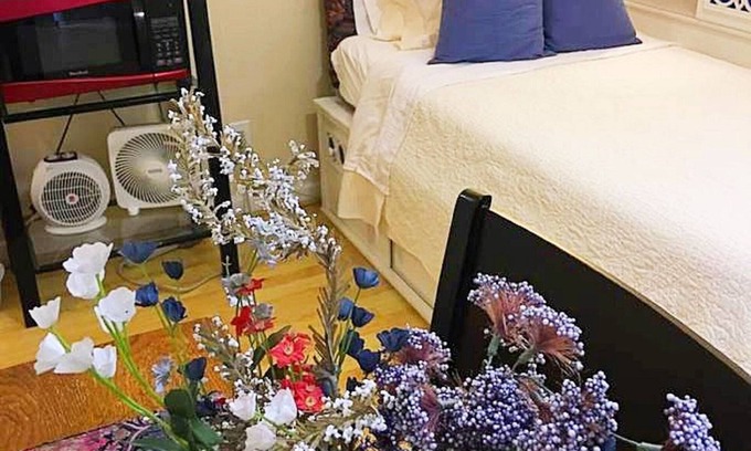 Knox - Henderson Apartment | Uptown Dallas - Comfy Studio #8, WiFi, Parking, Near Restaurants & Shops & Safe