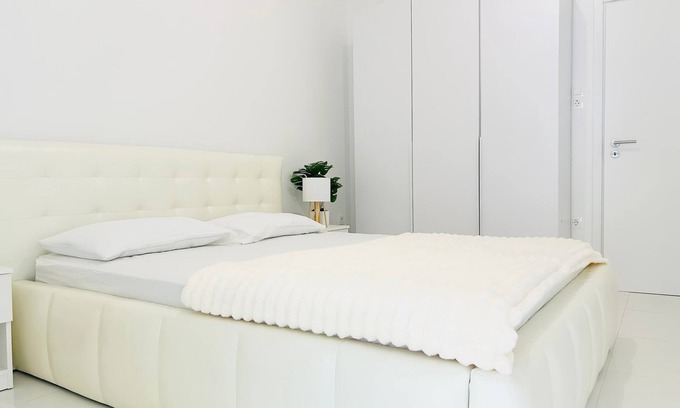 Platia Viktorias Apartment | Urban 2 Bd Apt in Athens