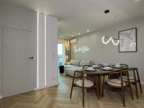 Katowice Apartment | Urban Apartments Global Jacuzzi, Floor 8th No 03, Garage, Self Check-in, No deposit