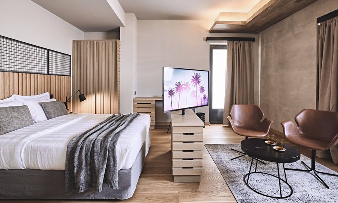 Glyfada Bed & Breakfast | Urban - Deluxe Suite in Glyfada