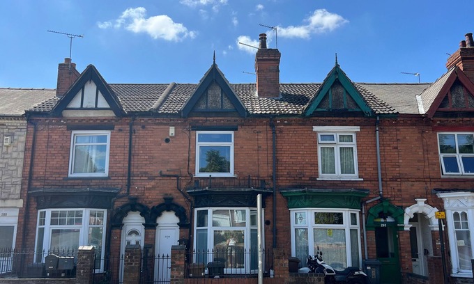 Lincoln Apartment | Urban Hideaway *Superking*Free Parking*Fast Wifi*