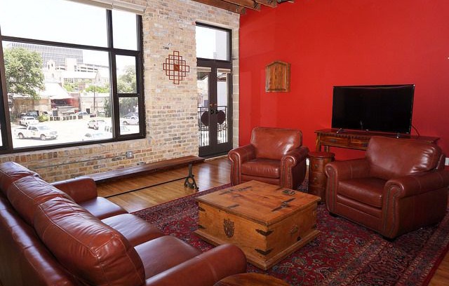 Downtown Austin Apartment | Urban Luxury! Downtown Loft. Close to ACL, Convention Center, SXSW and MORE!!!