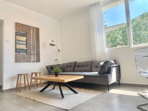 Tel Aviv City Center Apartment | Urban Oasis Apartments l Prime Location Tel Aviv l By Bookiz