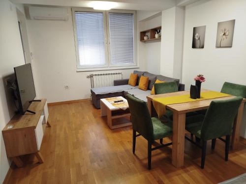 Kisela Voda Apartment | Urban PULSE Apartment, with Free parking