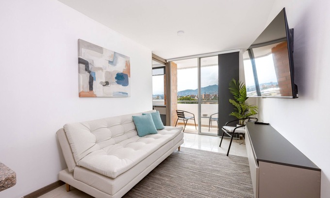 Laureles Apartment | Urban studio in Laureles with nice view near Unicentro Mall