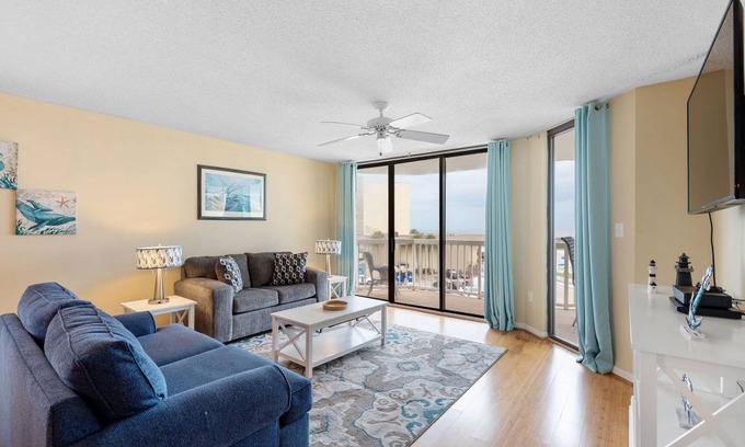 Folly Beach Condo | 151 m² Condo ∙ 4 bedrooms ∙ 8 guests