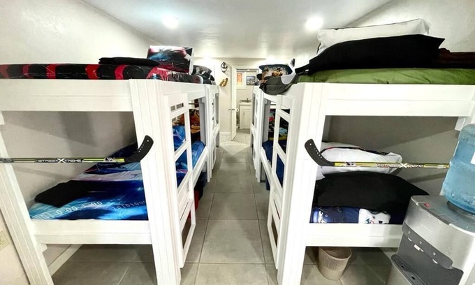 Isla de Utila House | Utila slumber party suite sleeps up to 12!