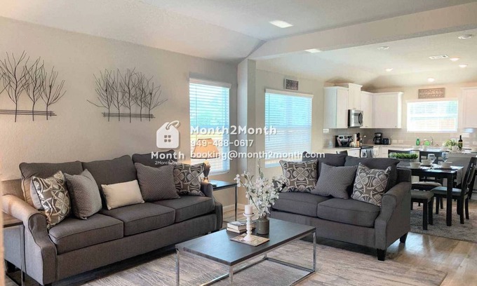 San Antonio House | Utopia on Booker Trail E#41225