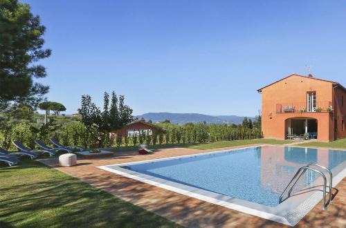 Colle di Compito Villa | Uva by Salogi Villas