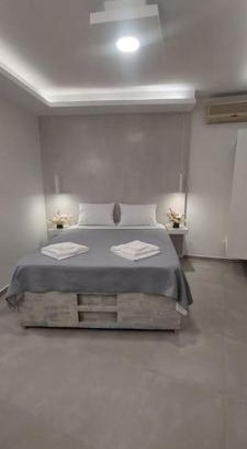 Fira House | v&n villa santorini