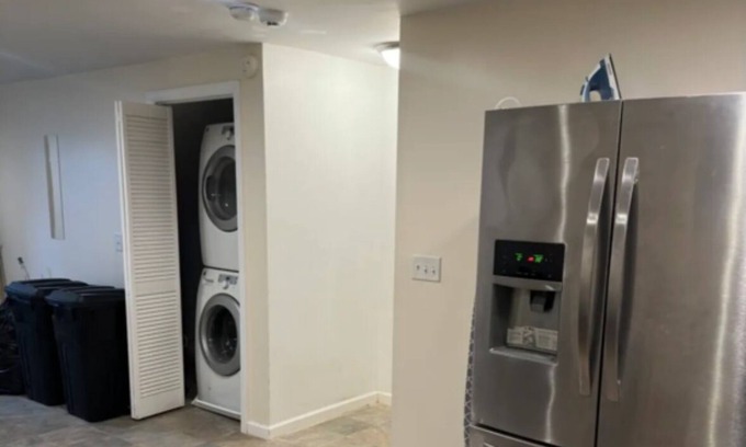 McGinley Square House | V6 please contact us before booking This is private room, not entire place