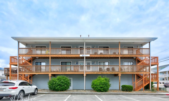 North Ocean City Condo | V73 - Beautiful 3BR/2BA Ocean View! Pet-Friendly! Just one bldg from the beach!