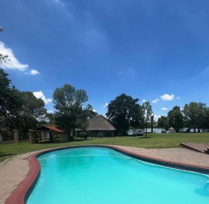 Vanderbijlpark Apartment | Vaal Haven - riverside getaway