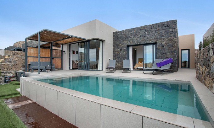 San Bartolome de Tirajana Villa | Vacation Villa 'Yucas 13' with Sea View, Wi-Fi and Air Conditioning