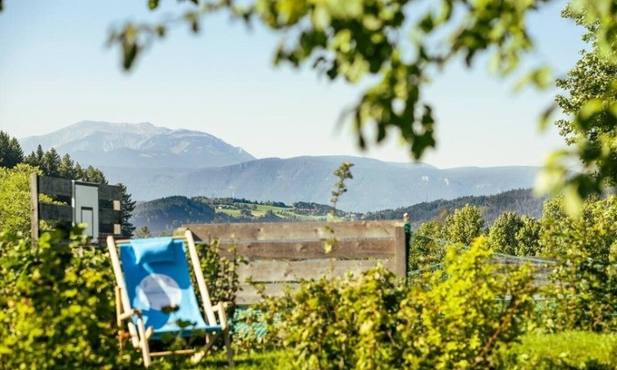 Sankt Corona am Wechsel Apartment | Vacation apartment with large terrace and wonderful view towards the sunset