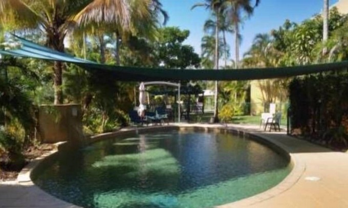 Holloways Beach Apartment | Vacation apartments on the sandy beach of the Pacific Ocean