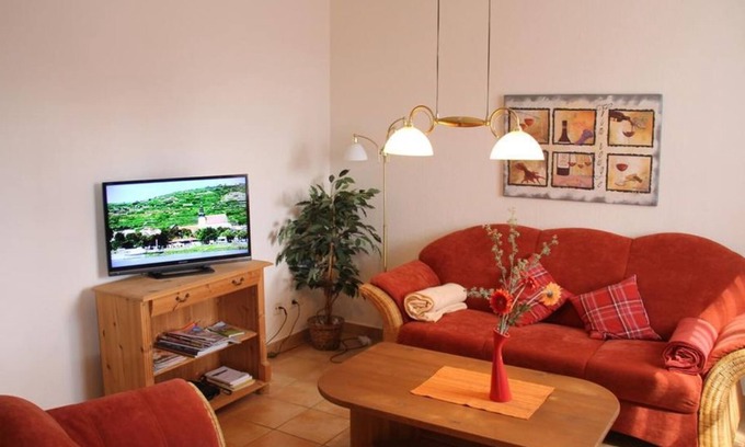 Aschhauserfeld Apartment | Vacation apartment "Ammerland-Stube", shower, WC - "Haus Am Schlart 1"