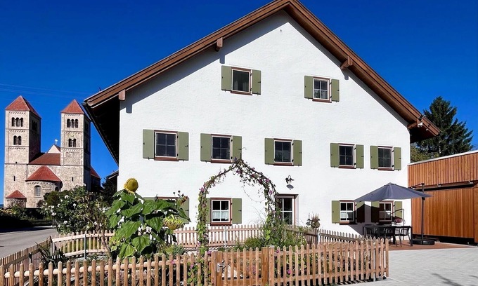 Epfach Apartment | Vacation apartment/apartment for 4 guests with 77m² in Altenstadt (270751)